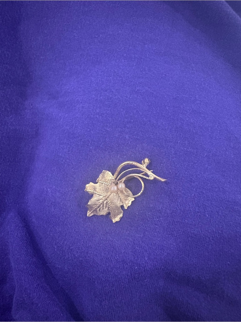 Gold-Tone Leaf Brooch with Pearl Accent - Elegant Women’s Jewelry